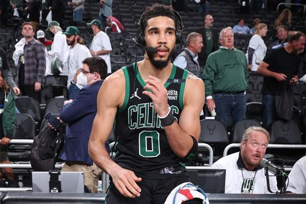 前进之鹰球员因嘲讽施蒂勒鼻子被罚款500欧，现已公开道歉（因嘲讽施蒂勒鼻子遭罚500欧，前进之鹰球员已公开致歉）