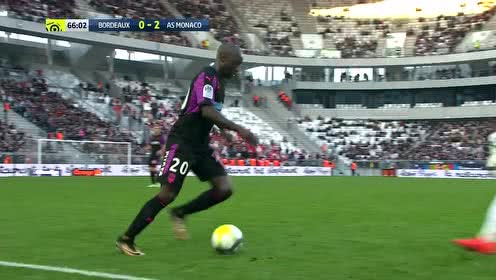 穆帅：当年我给了麦克托米奈生涯首秀，今天他给我他的球衣（穆帅：昔日我助麦克托米奈完成处子秀，今日他以球衣回馈我）