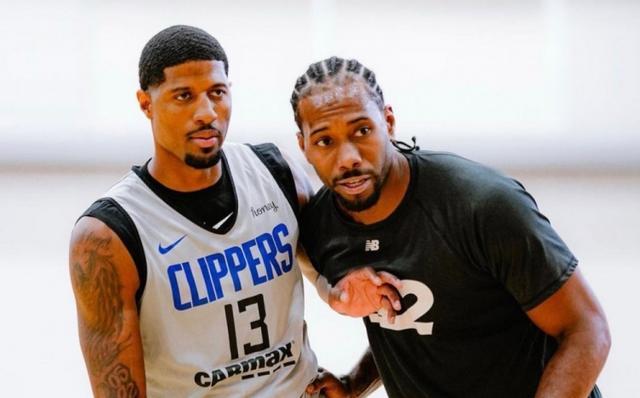 费拉拉：现在的那不勒斯领先于尤文，谈论尤文争冠毫无意义（费拉拉：那不勒斯领跑，讨论尤文争冠没有必要）