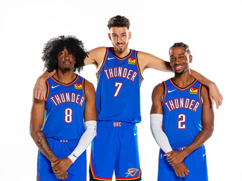 这队的进攻流畅得不像话（这支球队的进攻如行云流水）