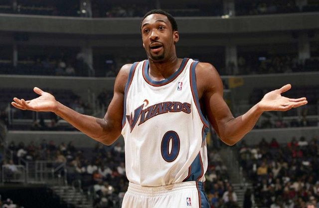 众叛亲离？利物浦门神表态百分百支持教练 萨拉赫走人已成定局（队内分歧？利物浦门将公开力挺主帅，萨拉赫离队几成定局）