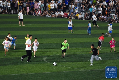 太阳报走访出售原味球衣公司的仓库：汗臭味强烈却不令人反感（太阳报探访原味球衣公司仓库：汗味浓烈却不让人反感）