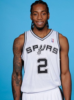 广厦攻防两端火力十足（广厦攻防两端全面爆发）