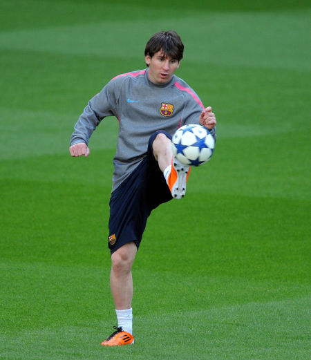 湖北女足历史首次闯入全运会决赛，王霜哭着感叹：太不容易了（湖北女足首进全运会决赛，王霜落泪直言：来之不易）