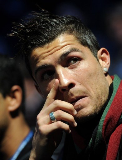 龙赛罗：阿隆索和全队都需尽快接受心理治疗；我们到底怎么了（龙赛罗：阿隆索和全队迫切需要心理疏导，我们到底出了什么问题？）