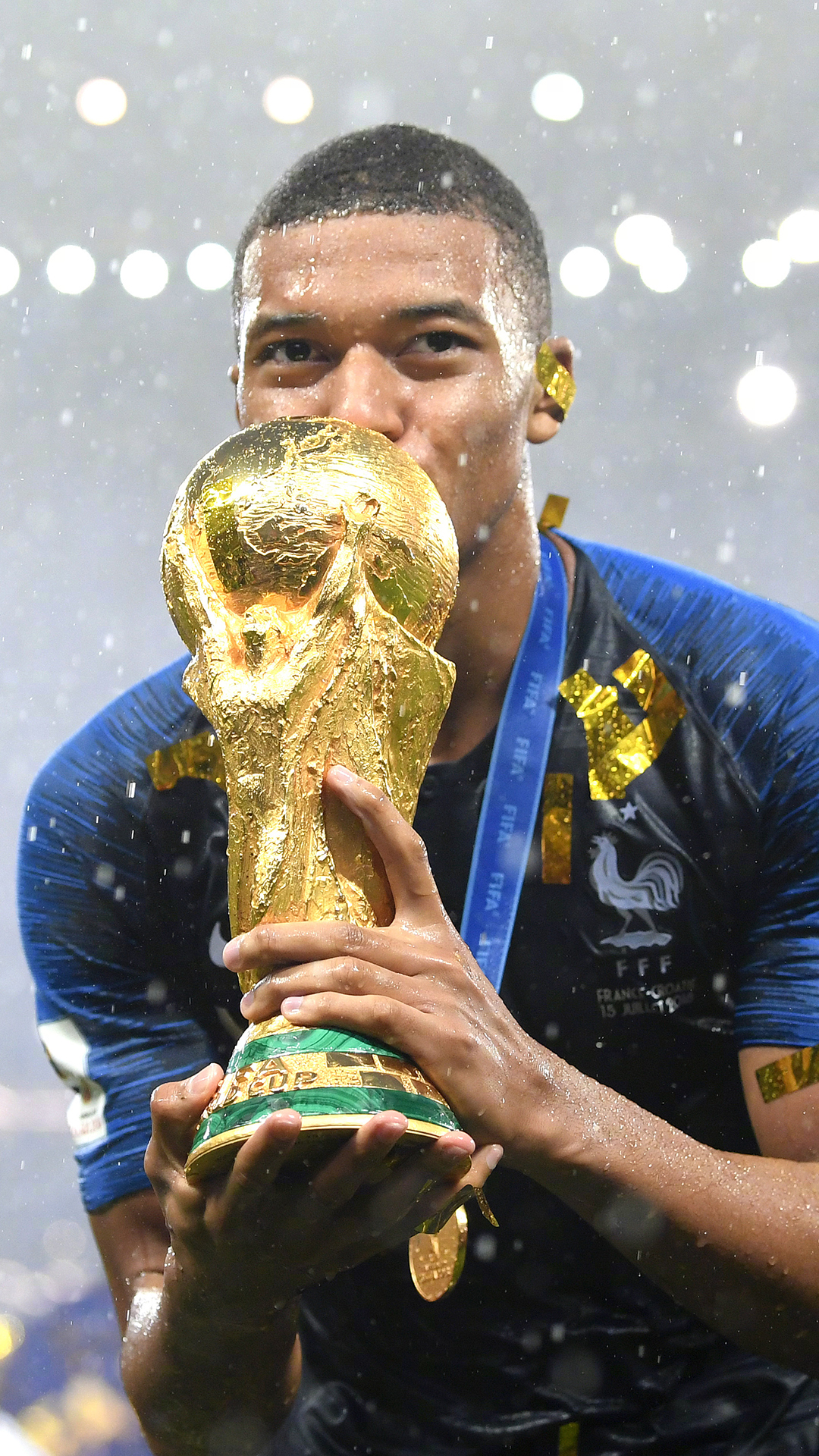 记者：恩昆库在冬窗的未来值得关注；米兰会和经纪人谈莱万（名记：恩昆库冬季转会动向值得留意，AC米兰将与莱万经纪人会面）